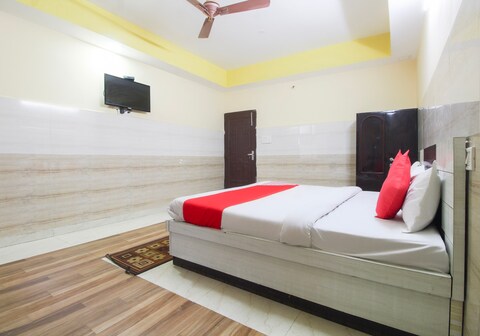 Hotel O Kisan palace