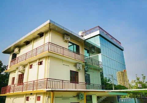 Solo Kalapurayil Residency