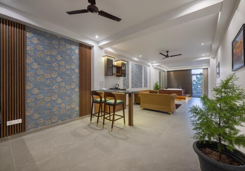 Echron|2BHK Aprt|Jacuzzi|Balcony|