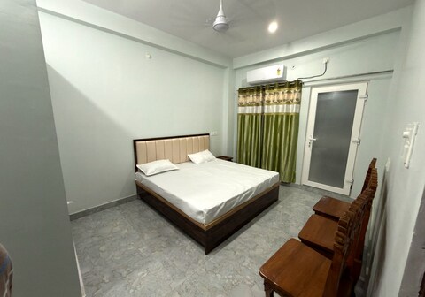 Home Stay in Varanasi | Guest House near Kashi
