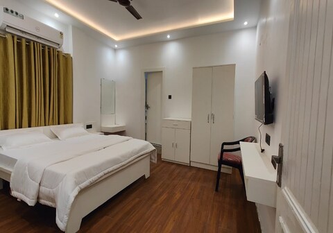 Prabhas Sunrise Meadow s