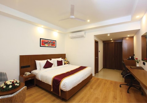 Palakunnel Residency