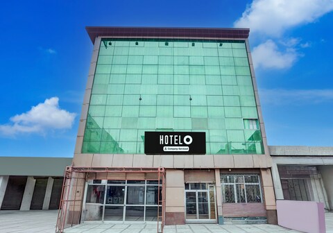 Super Hotel O Govind Nagar Kanpur formerly Maharoopa Palace