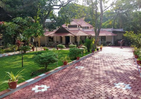 The Canaan | 5 mins walk to Beach