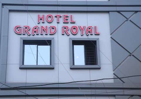 Hotel Grand Royal