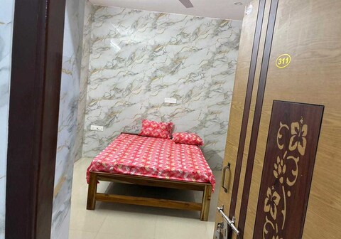 SPOT ON by OYO Selvi Residence