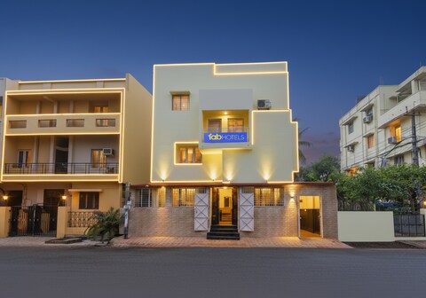 FabHotel Olive Inn I - 260m from Saltlake Sector V Metro Station