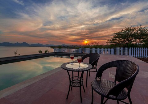 StayVista | Volendam Acres 4 BHK Villa