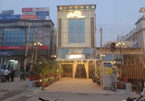 Hotel Rajmahal Regency
