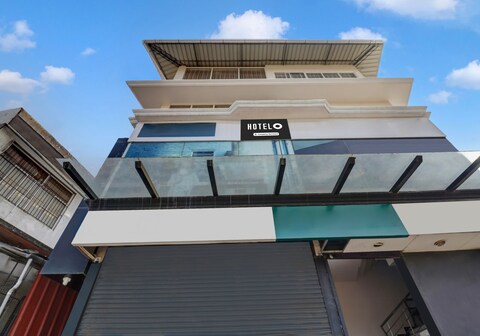 Super Hotel O Anayara Near Lulu Mall formerly Timber Residency