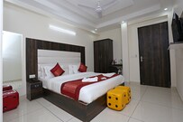 Hotel Sky Blue, Delhi Hotel Sky Blue, Delhi