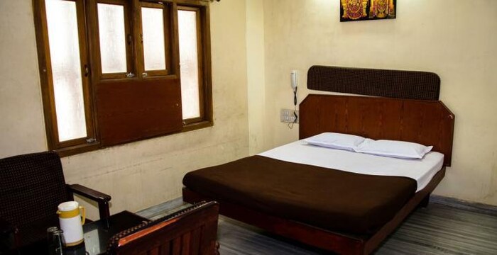 Sri Sai Residency-Suite