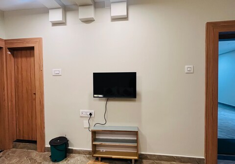 M8 Guest House