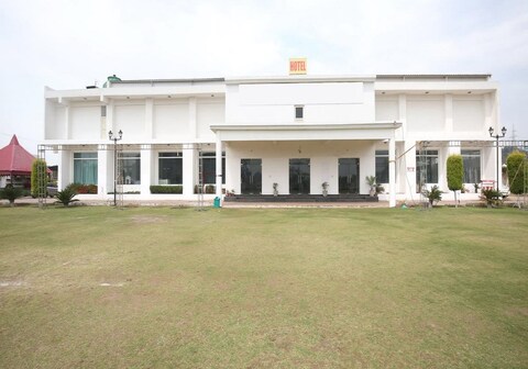 AA Hotels & Resorts Baddi