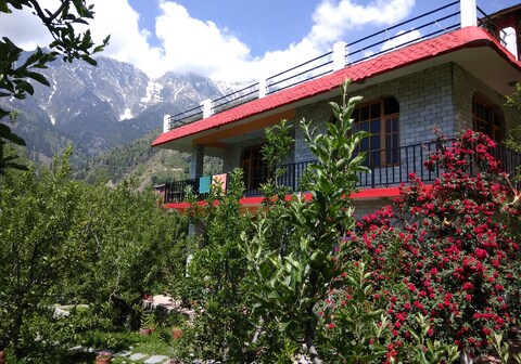 GoAdventure Guest House