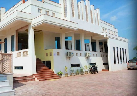 SHRI GANESHAM RESORT