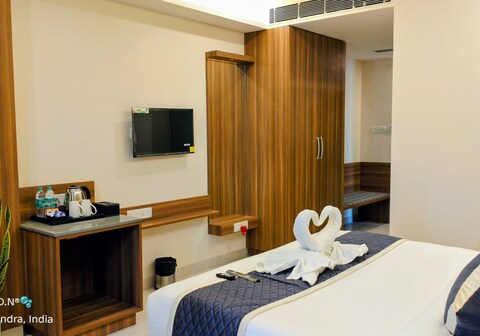HOTEL GOLD CREST