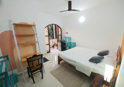 A Lorenzo's BeachBoho- The Hornbill Superior Room