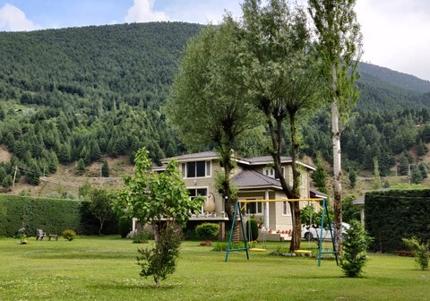 Whistling Woods Eco Resort