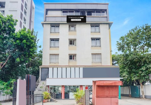 Townhouse Oak Gravity Inn