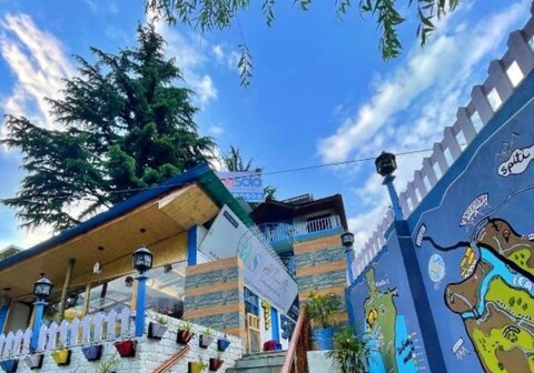 Ats - A Premium Hostel