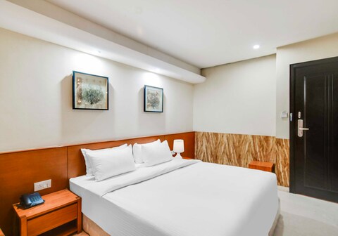 Townhouse Sapphire Star Chappan Market