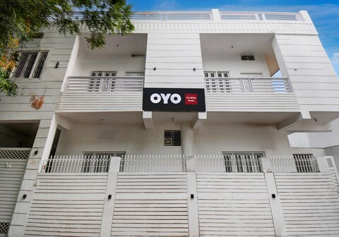 Hotel O The White House