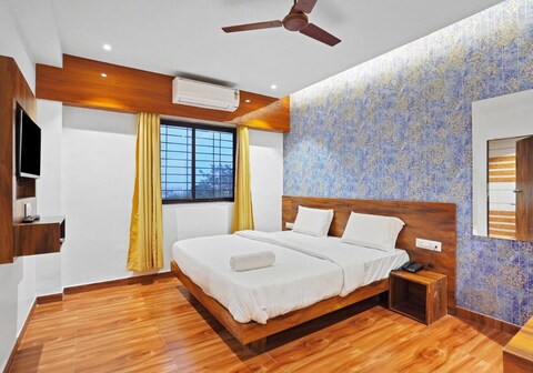 Omkar Executive Nagar Road