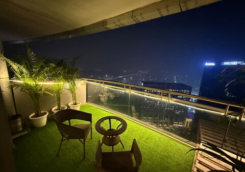 Whistling winds studio Mirror maze