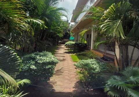 Eden Palms Beach Stay