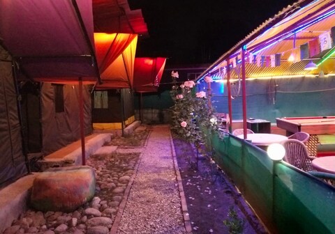 Royal camping & cafe