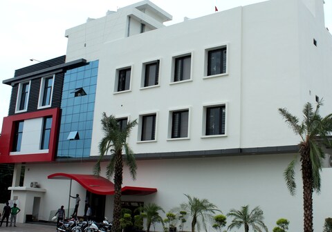 Dappled Hoard Hotel and Restaurant