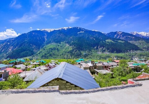 The Pleasant Home for Family and Friends