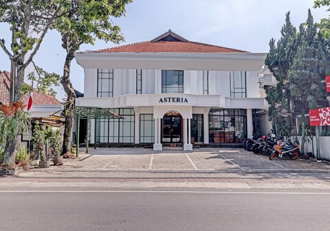 Collection O Riau Near Trans Studio Bandung Formerly Asteria Hotel