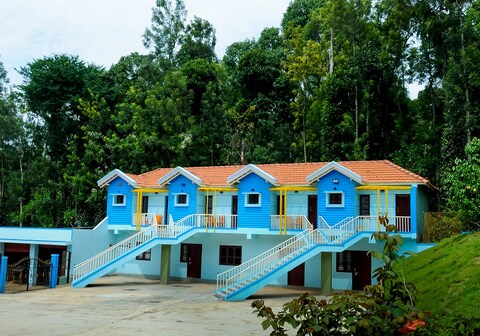 Tulasi Homestays | Hill-view Rooms