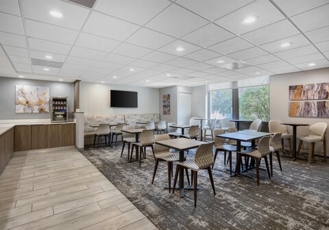 SureStay Plus Hotel by Best Western Chicago Lombard
