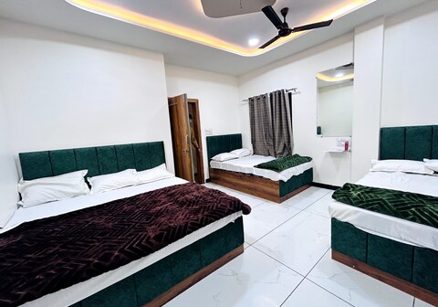 Hotel pranav place