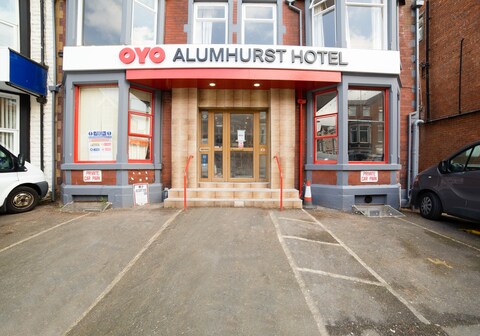 OYO Alumhurst Hotel