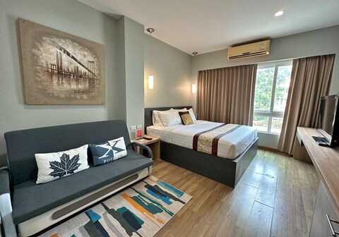 iCheck inn Gems Center Silom