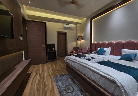 The Infinity Hotel