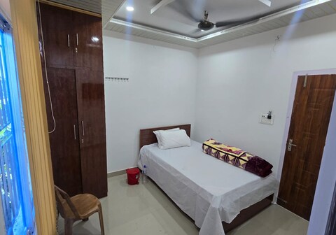 RIDHI SIDHI MARWARI BHOJNALAY.