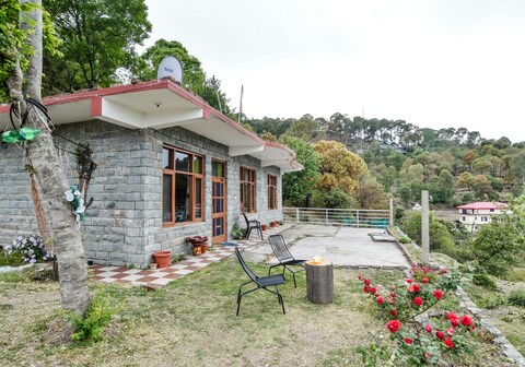 3 Bedroom| Lawn | Kitchen | View of Kasauli Hills