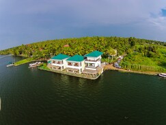 Mira's PMC Lakeshore Resort, Alleppey Mira's PMC Lakeshore Resort, Alleppey