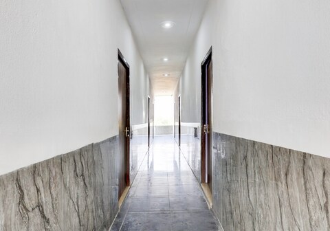 Hotel O GOLD INN GUEST HOUSE & PG