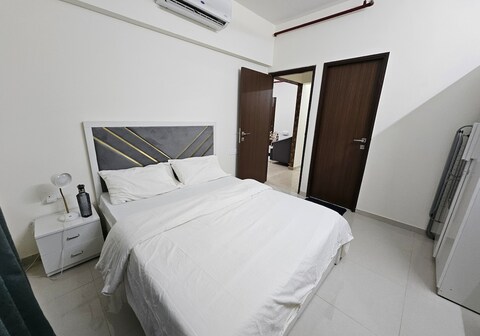 2Bhk Fully Furnished Flat Nesco Malad East 159