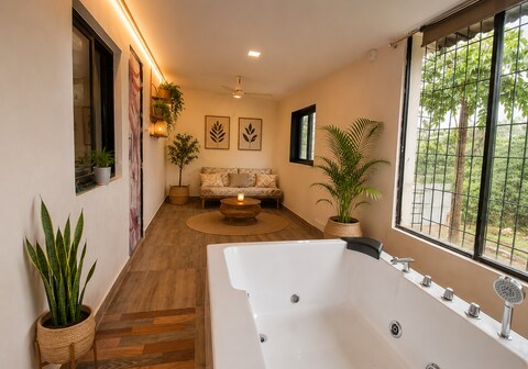 Spacious 4BHK Getaway with Round Pool
