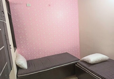 UNITED HOME STAY