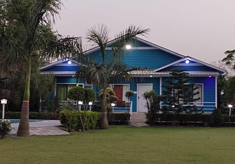 MeadowView Farmhouse