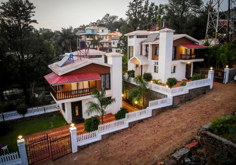 Hilltown Holidays | 2 BHK Villa & Caretaker