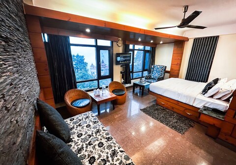 Hotel Kapil - Near Mall Road